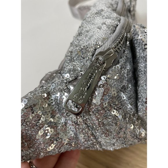 Minnie Mouse Disney Loungefly Hip Bag Fanny Pack Silver Sequin Bow HTF Rare READ - Picture 12 of 13